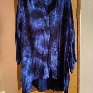 Women’s plus size tunic. 3/4 length sleeves